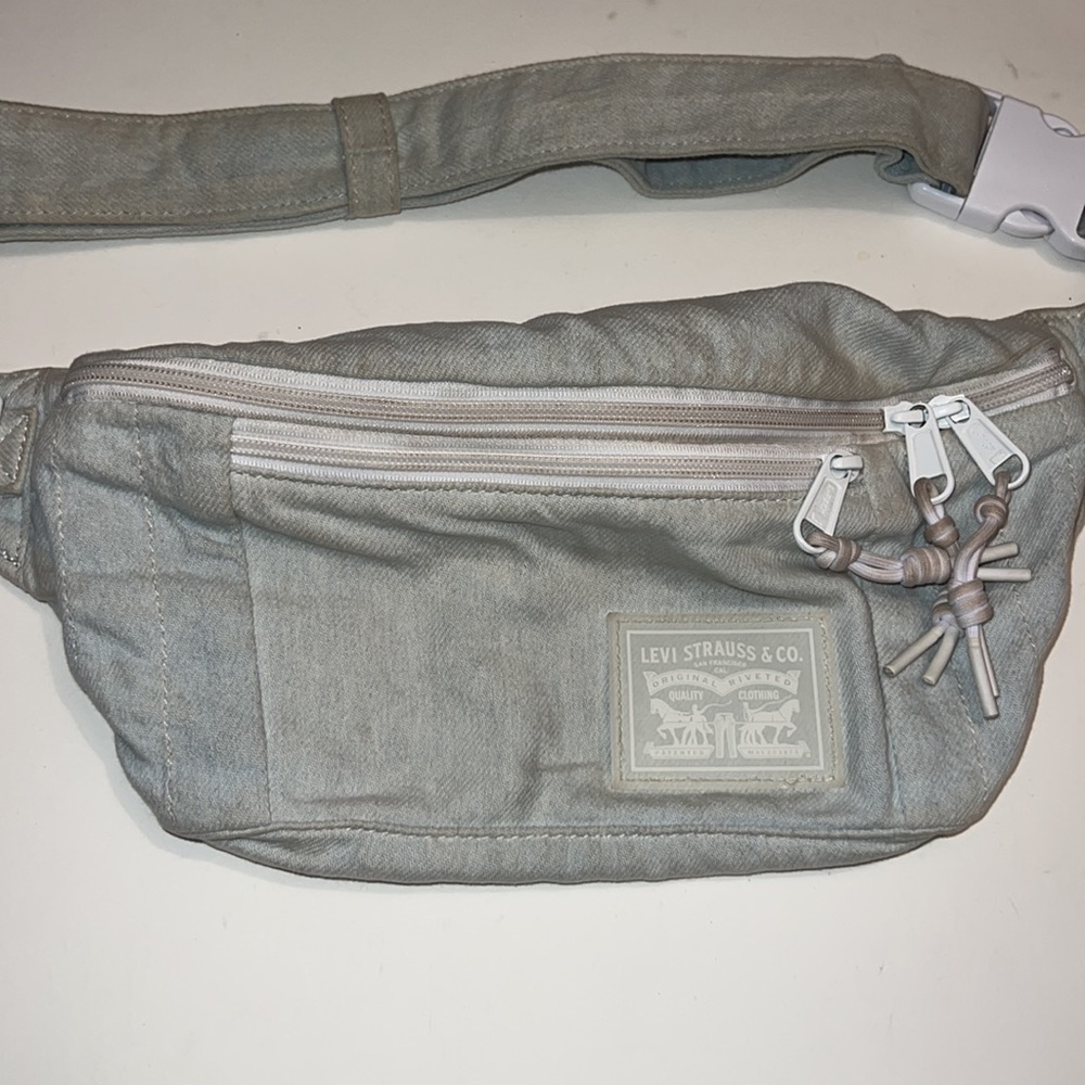 Levi’s Light Denim Wash Fanny Pack/Shoulder Bag, Os Gem